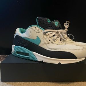 RETRO Air Max 90s white/teal/black Size 13 (Great Condition)